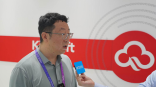 金山云攜具身智能等多個(gè)AI創(chuàng)新解決方案亮相WAIC
